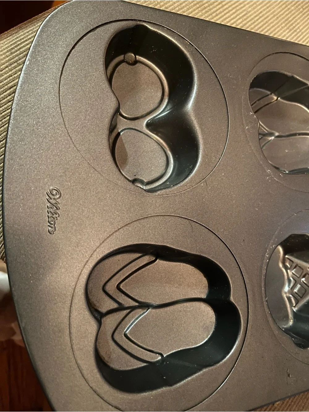 Wilton Black Flip Flop & Ice Cream Novelty Baking Pan